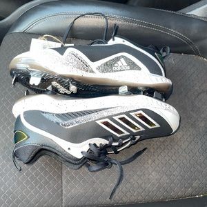 Adidas icon bounce baseball cleats